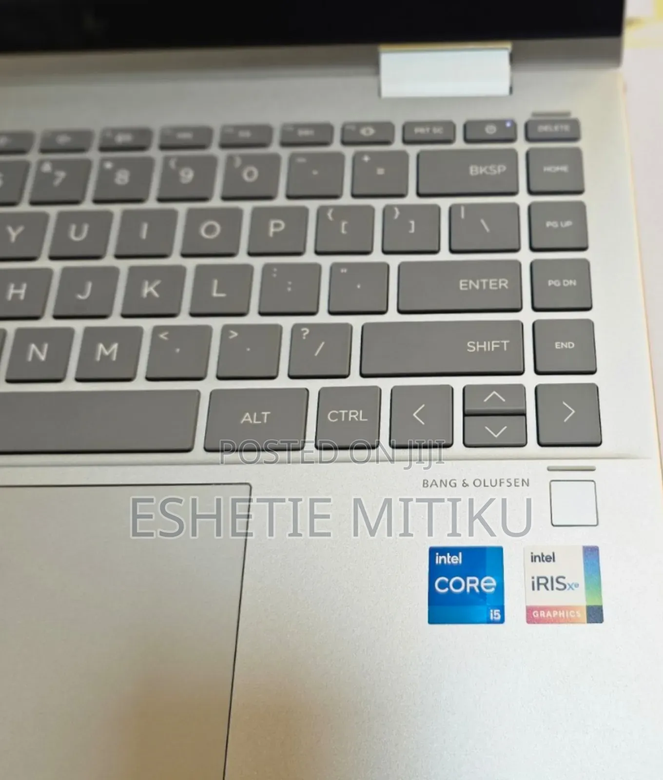 New Laptop Apple MacBook Pro 2015 8GB Intel Core I5 SSD 256GB