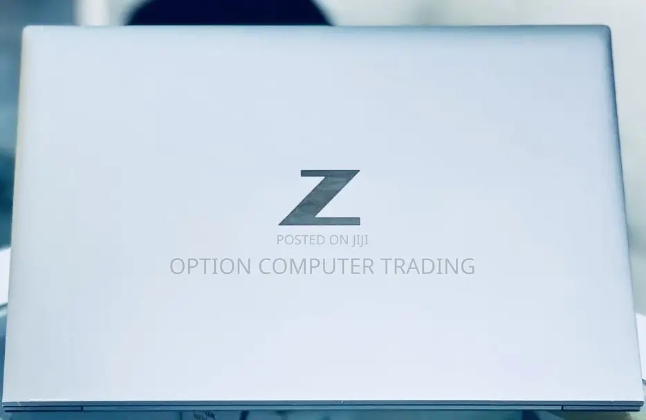 New Laptop HP ZBook Firefly 14 G7 16GB Intel Core i7 SSD 512GB