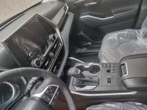 New Toyota Highlander Hybrid 2023 Black