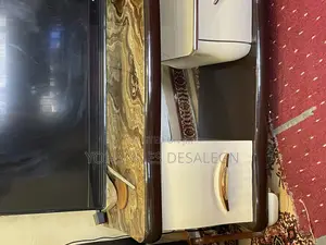 Photo - ቲቪ ማስቀመጫ እና የሶፋ ጠለፔዛ