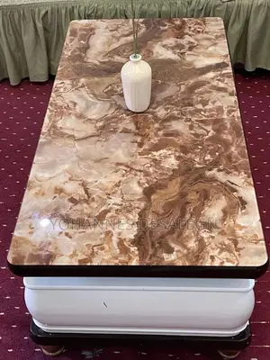 ቲቪ ማስቀመጫ እና የሶፋ ጠለፔዛ