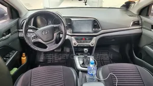 Photo - Hyundai Avante 2017 Gray