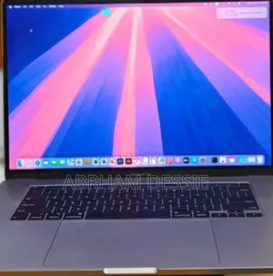 New Laptop Apple MacBook Pro 2019 16GB Intel Core I7 SSD 512GB