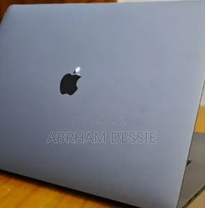 New Laptop Apple MacBook Pro 2019 16GB Intel Core I7 SSD 512GB