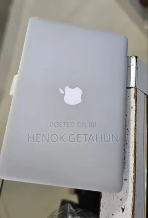 New Laptop Apple MacBook 2017 8GB Intel Core i5 SSD 256GB