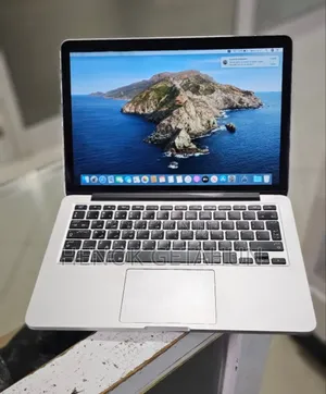 New Laptop Apple MacBook 2017 8GB Intel Core i5 SSD 256GB