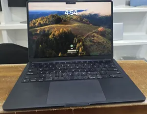 New Laptop Apple MacBook Air 2022 M2 8GB Apple M2 SSD 256GB