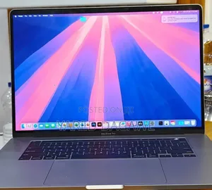 New Laptop Apple MacBook Pro 2019 16GB Intel Core I7 SSD 512GB