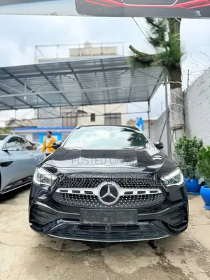 Photo - Mercedes-Benz GLA-Class 2021 Black