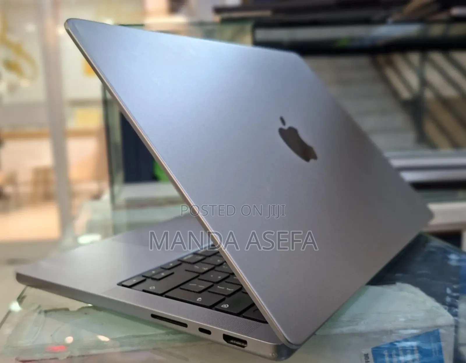 New Laptop Apple MacBook Pro M1 16GB Apple M1 Pro SSD 1T
