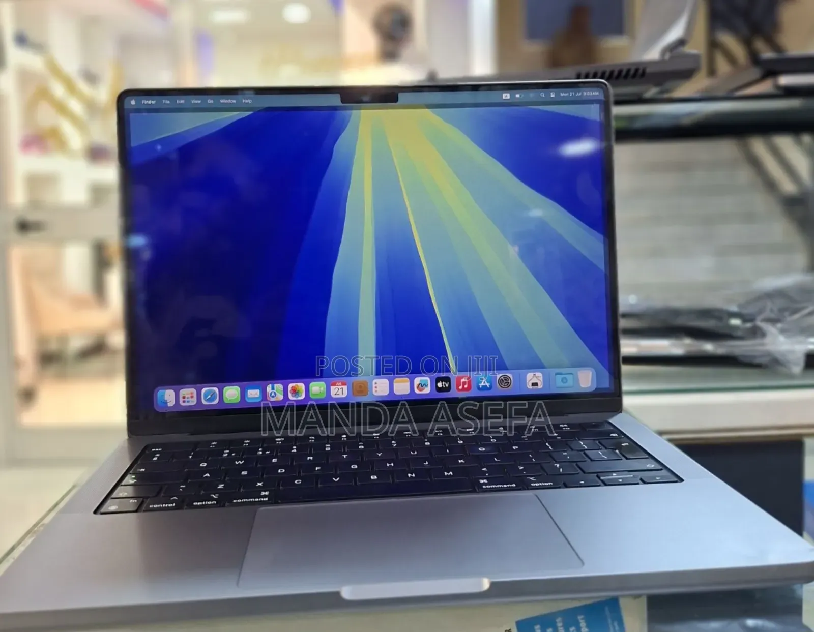 New Laptop Apple MacBook Pro M1 16GB Apple M1 Pro SSD 1T