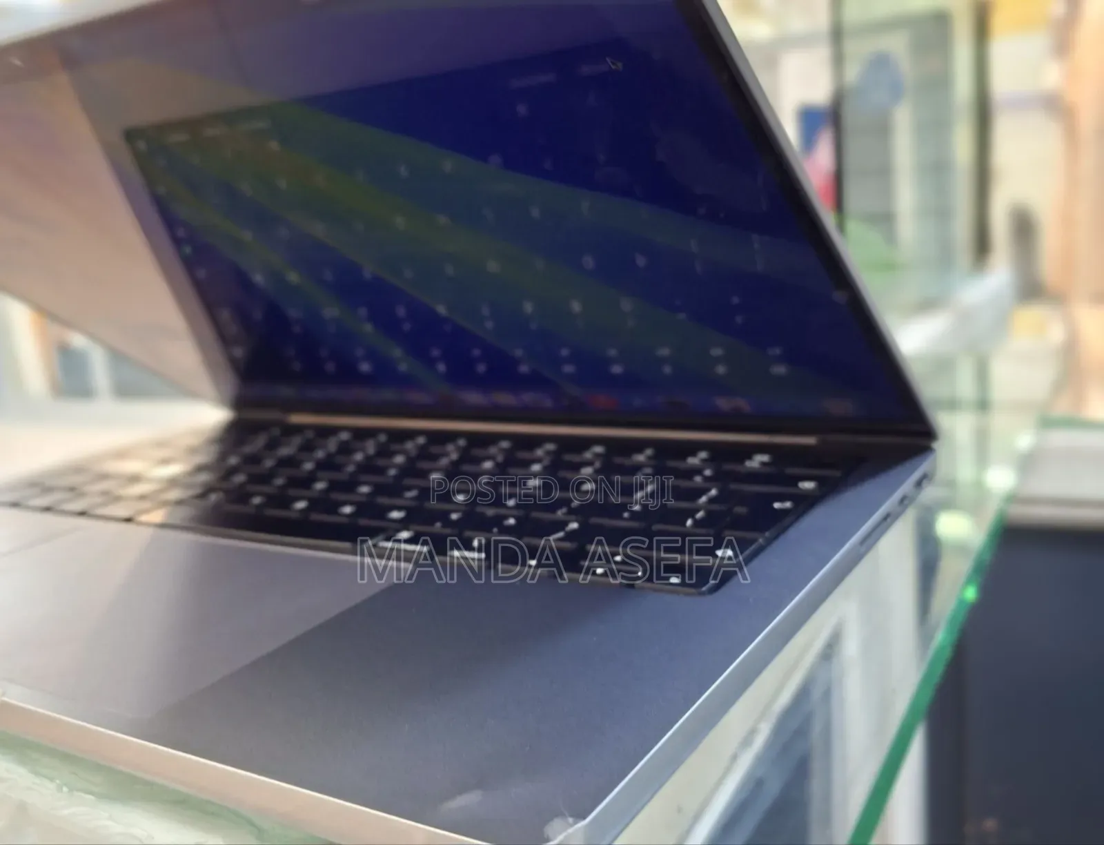 New Laptop Apple MacBook Pro M1 16GB Apple M1 Pro SSD 1T