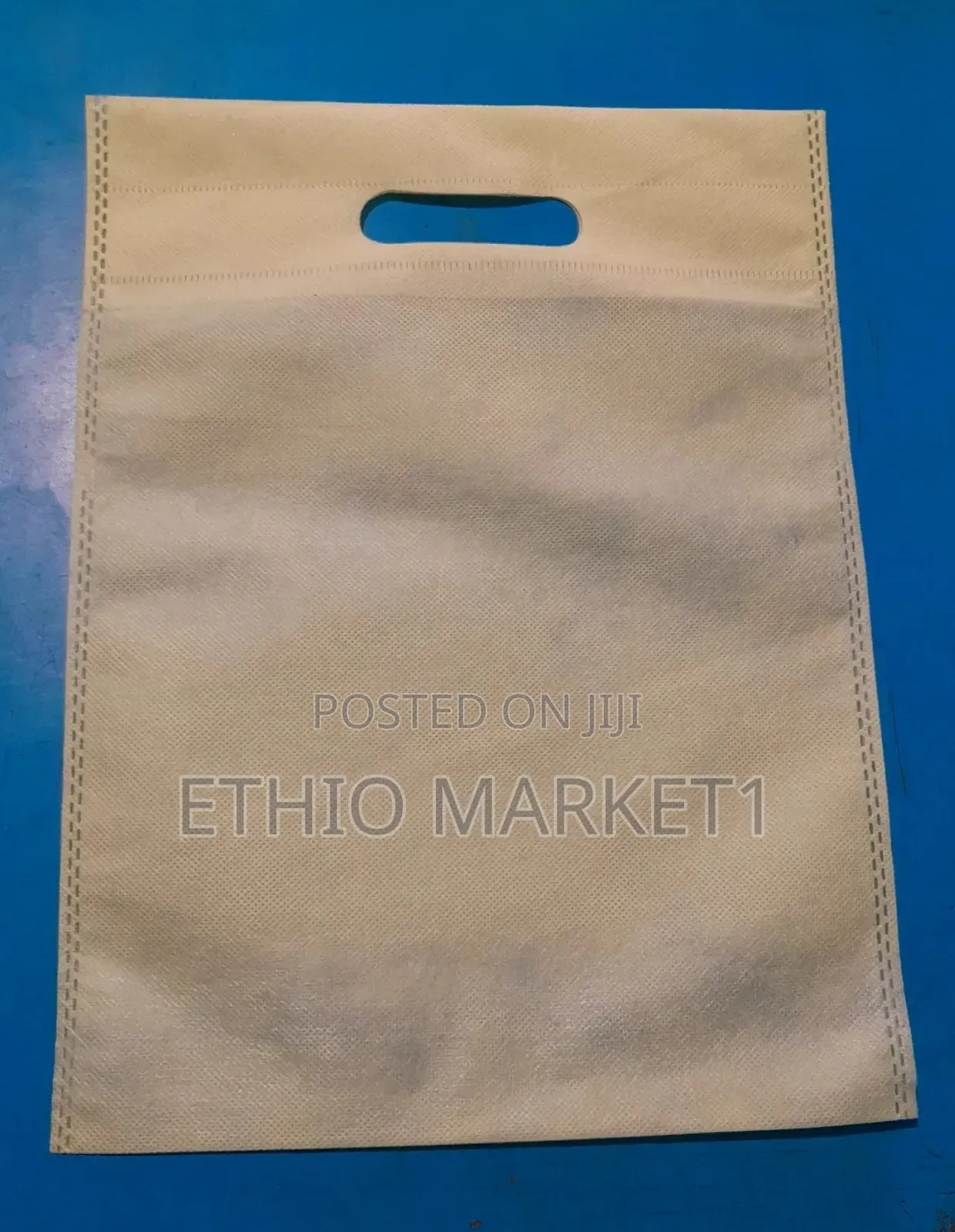 Non Woven Polypropylene Shopping Bags 25x33 Size 500 PCS