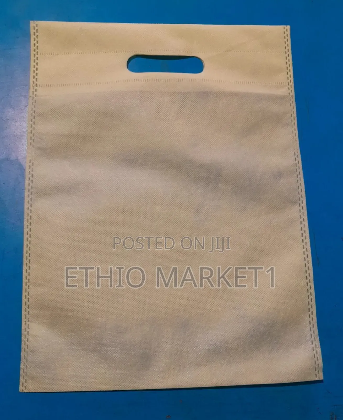 Non Woven Polypropylene Shopping Bags 25x33 Size 500 PCS