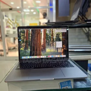 New Laptop Apple MacBook Pro 2019 8GB Intel Core I5 SSD 256GB