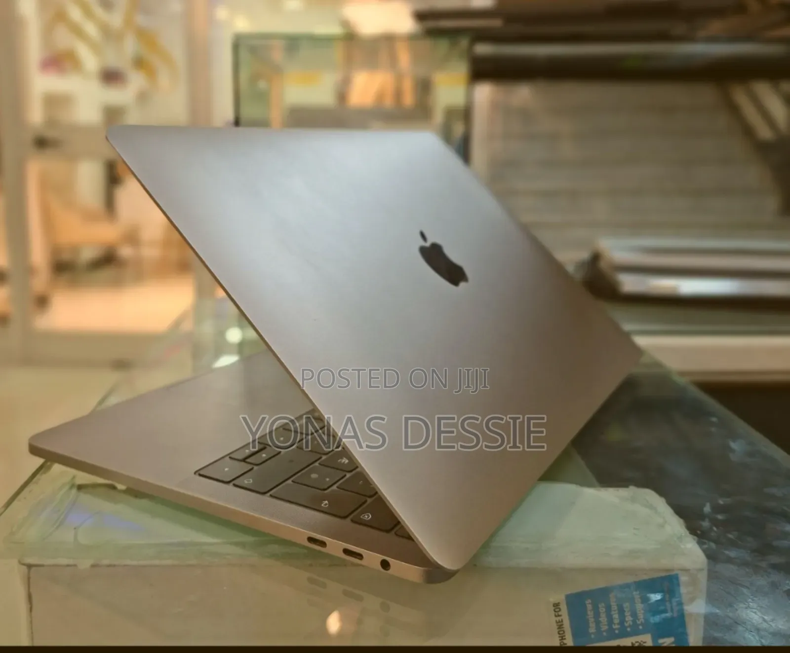 New Laptop Apple MacBook Pro 2019 8GB Intel Core I5 SSD 256GB