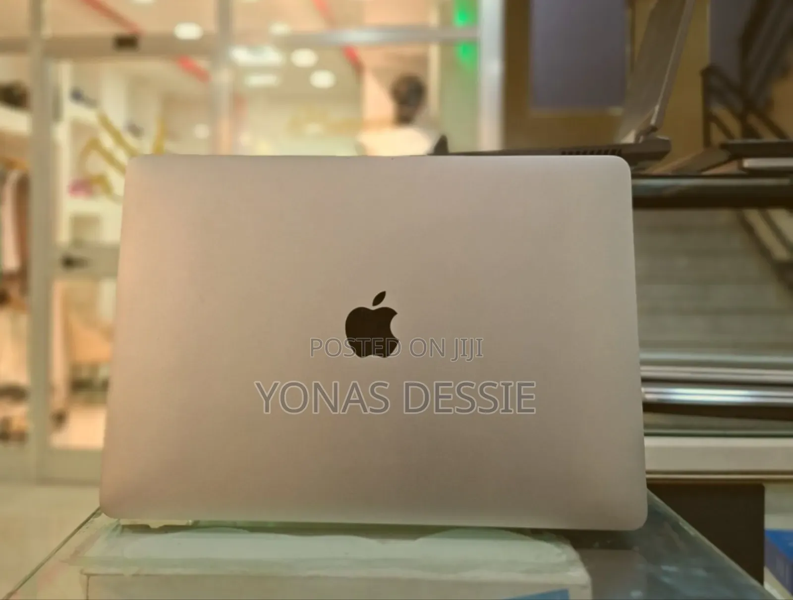 New Laptop Apple MacBook Pro 2019 8GB Intel Core I5 SSD 256GB