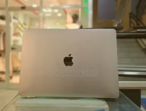 New Laptop Apple MacBook Pro 2019 8GB Intel Core I5 SSD 256GB