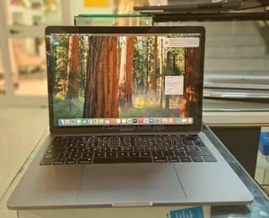 New Laptop Apple MacBook Pro 2019 8GB Intel Core I5 SSD 256GB