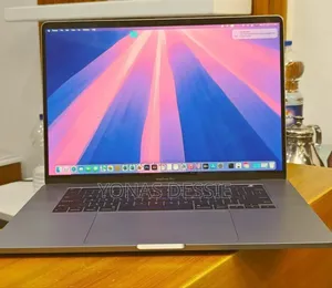 New Laptop Apple MacBook Pro 2019 16GB Intel Core i7 SSD 512GB