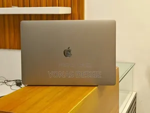 New Laptop Apple MacBook Pro 2019 16GB Intel Core i7 SSD 512GB