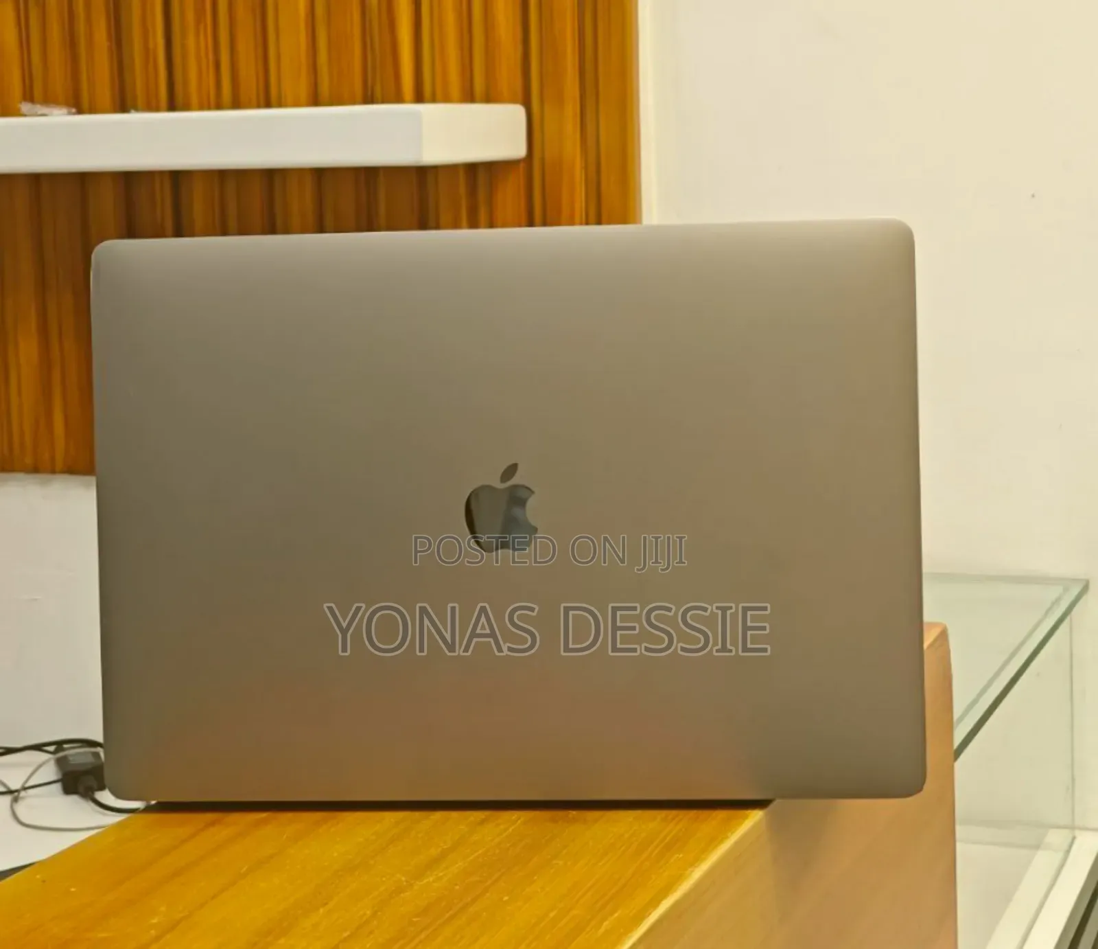New Laptop Apple MacBook Pro 2019 16GB Intel Core i7 SSD 512GB