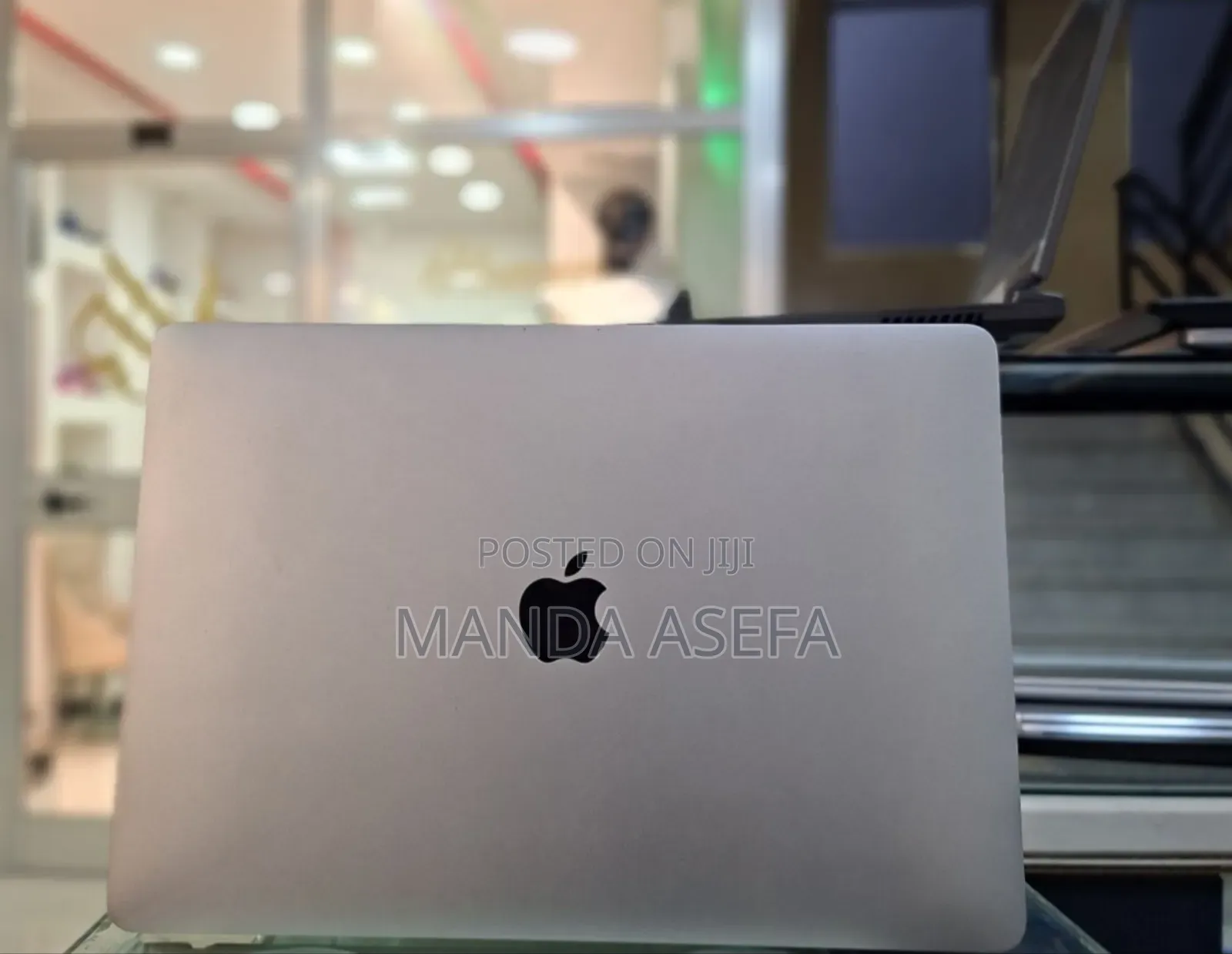 New Laptop Apple MacBook Pro 2019 8GB Intel Core I5 SSD 256GB