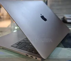 New Laptop Apple MacBook Pro 2019 8GB Intel Core I5 SSD 256GB