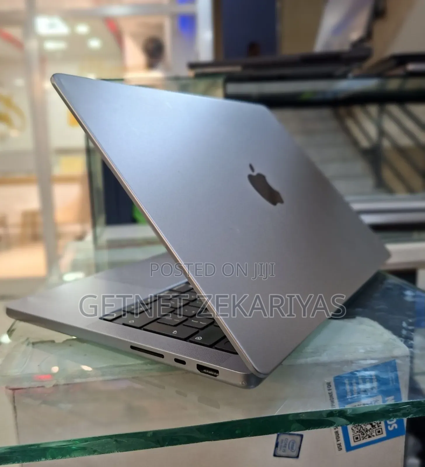 New Laptop Apple MacBook Pro 2021 M1 16GB Apple M1 Pro SSD 512GB