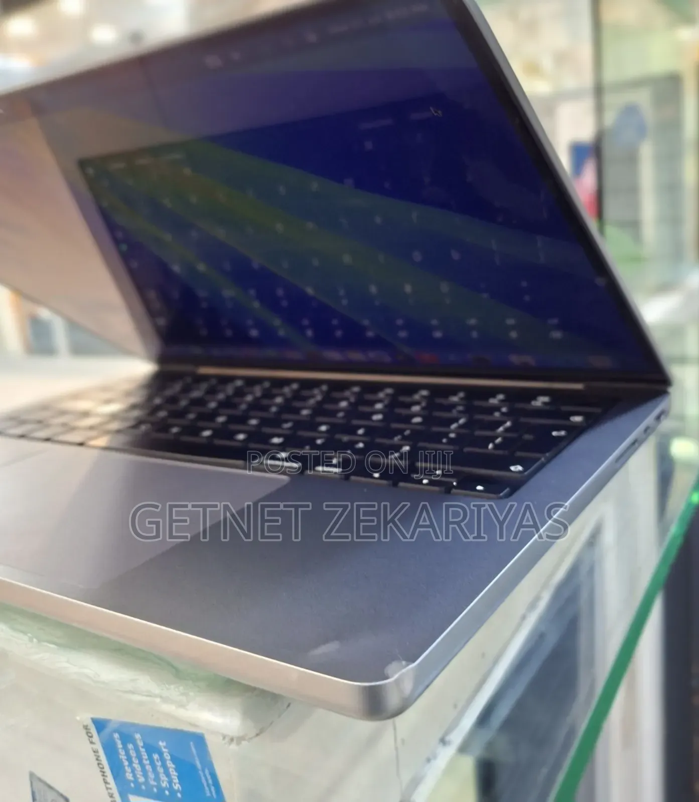 New Laptop Apple MacBook Pro 2021 M1 16GB Apple M1 Pro SSD 512GB