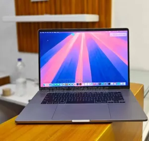 New Laptop Apple MacBook Pro 2019 16GB Intel Core I7 SSD 512GB