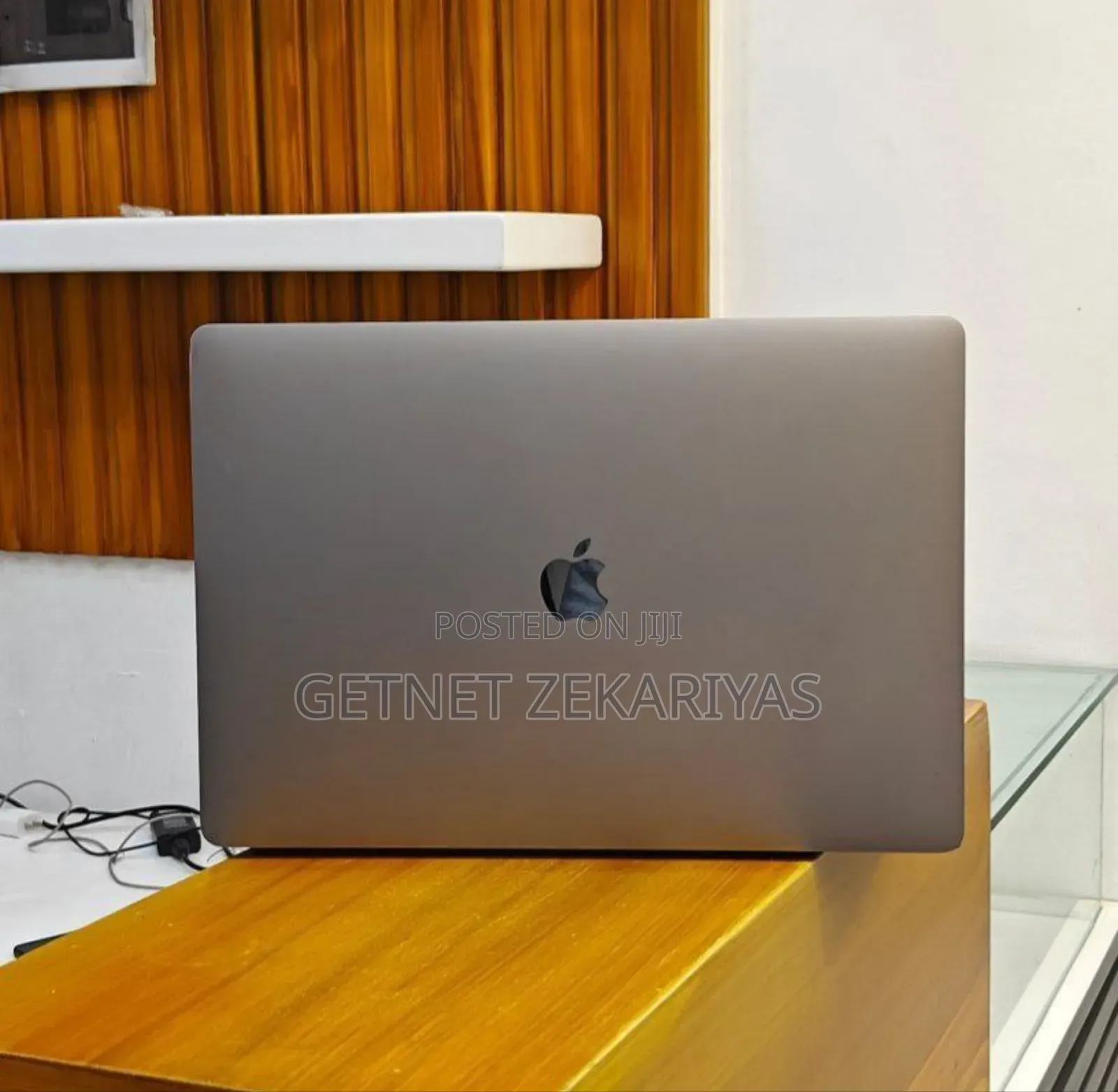 New Laptop Apple MacBook Pro 2019 16GB Intel Core I7 SSD 512GB