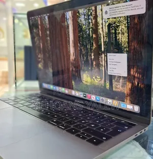 New Laptop Apple MacBook Pro 2019 8GB Intel Core I5 SSD 256GB