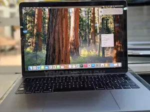 New Laptop Apple MacBook Pro 2019 8GB Intel Core I5 SSD 256GB