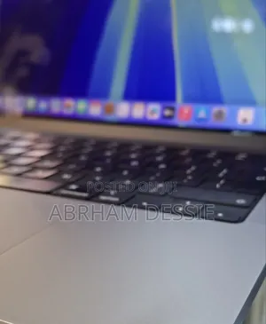 New Laptop Apple MacBook Pro 2021 M1 16GB Apple M1 Pro SSD 512GB