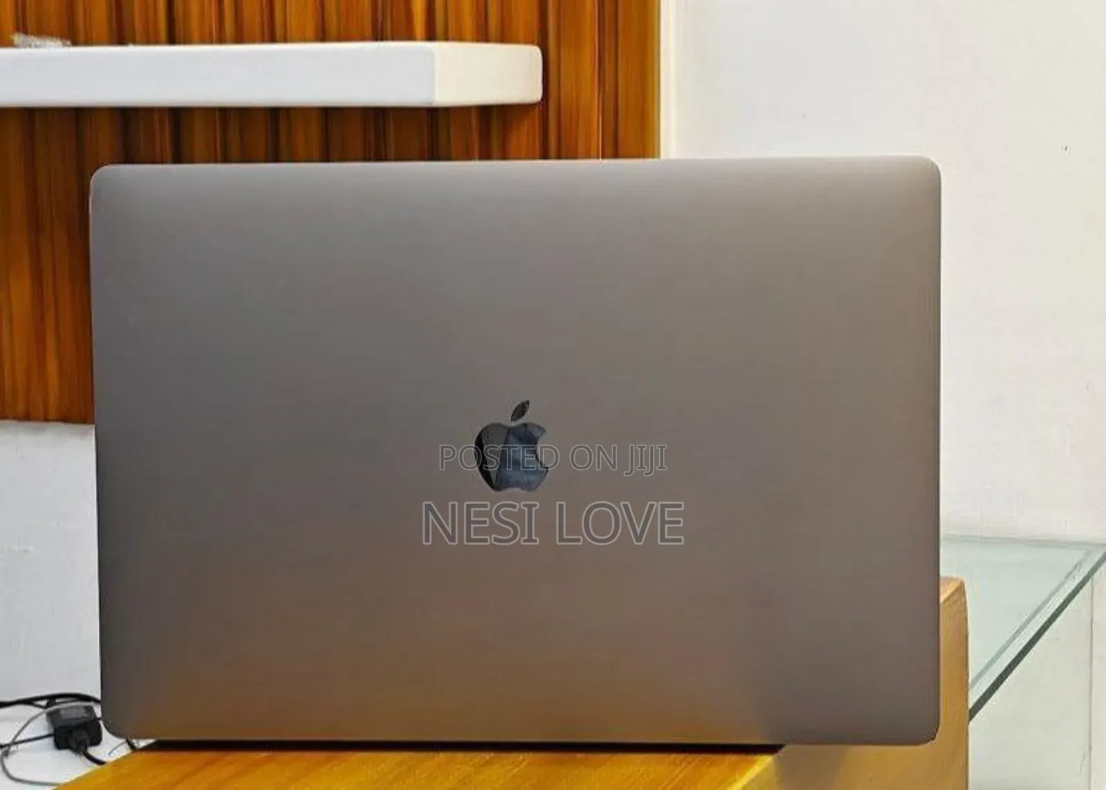 New Laptop Apple MacBook Pro 2019 16GB Intel Core I9 SSD 512GB