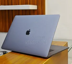 New Laptop Apple MacBook Pro 2019 16GB Intel Core I9 SSD 512GB