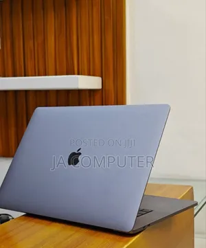 New Laptop Apple MacBook Pro 2019 16GB Intel Core I7 SSD 512GB