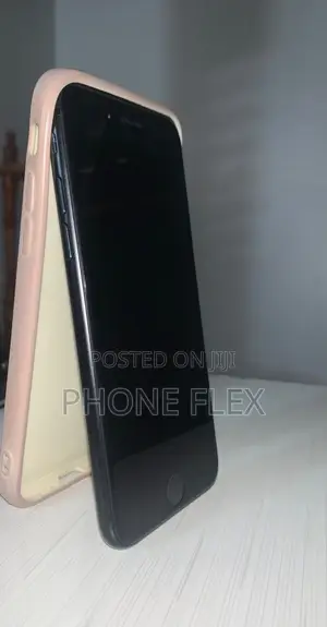 Apple iPhone SE (2020) 128 GB Black