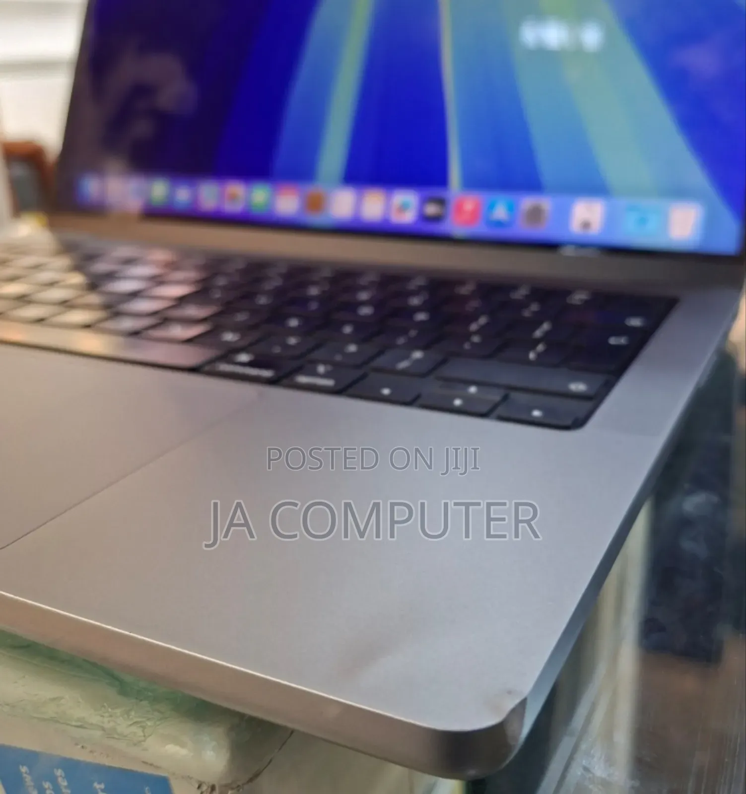 New Laptop Apple MacBook Pro 2021 M1 16GB Apple M1 Pro SSD 512GB