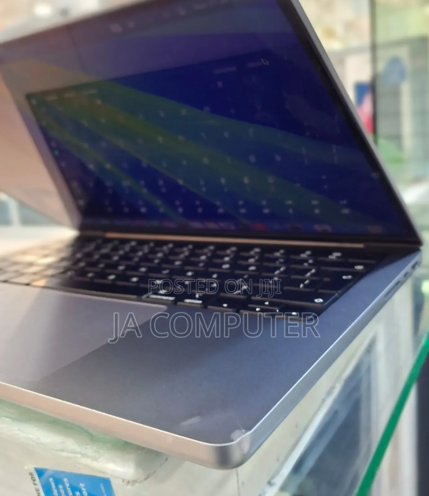 New Laptop Apple MacBook Pro 2021 M1 16GB Apple M1 Pro SSD 512GB