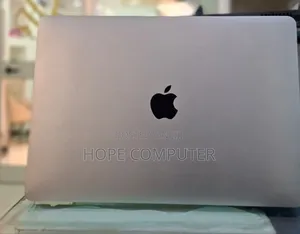 New Laptop Apple MacBook Pro 2019 8GB Intel Core I5 SSD 256GB