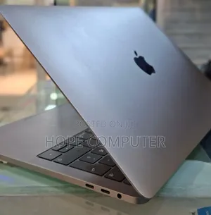 New Laptop Apple MacBook Pro 2019 8GB Intel Core I5 SSD 256GB