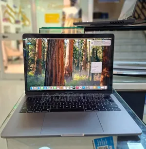 New Laptop Apple MacBook Pro 2019 8GB Intel Core I5 SSD 256GB