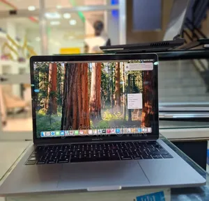 New Laptop Apple MacBook Pro 2019 8GB Intel Core I5 SSD 256GB