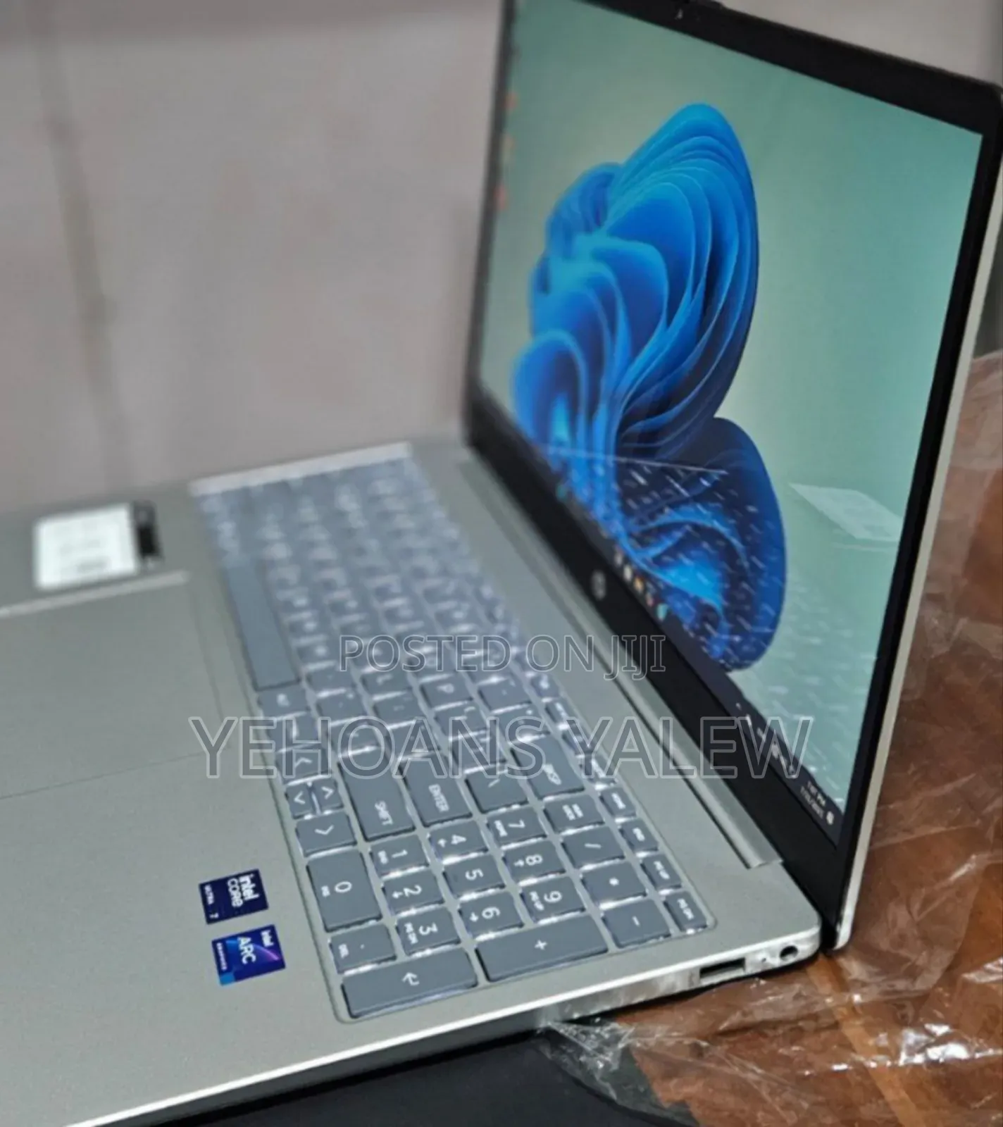 New Laptop HP 16GB Intel Core Ultra 7 SSD 512GB