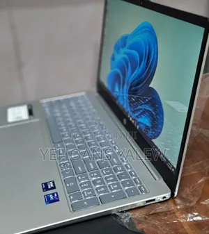 New Laptop HP 16GB Intel Core Ultra 7 SSD 512GB