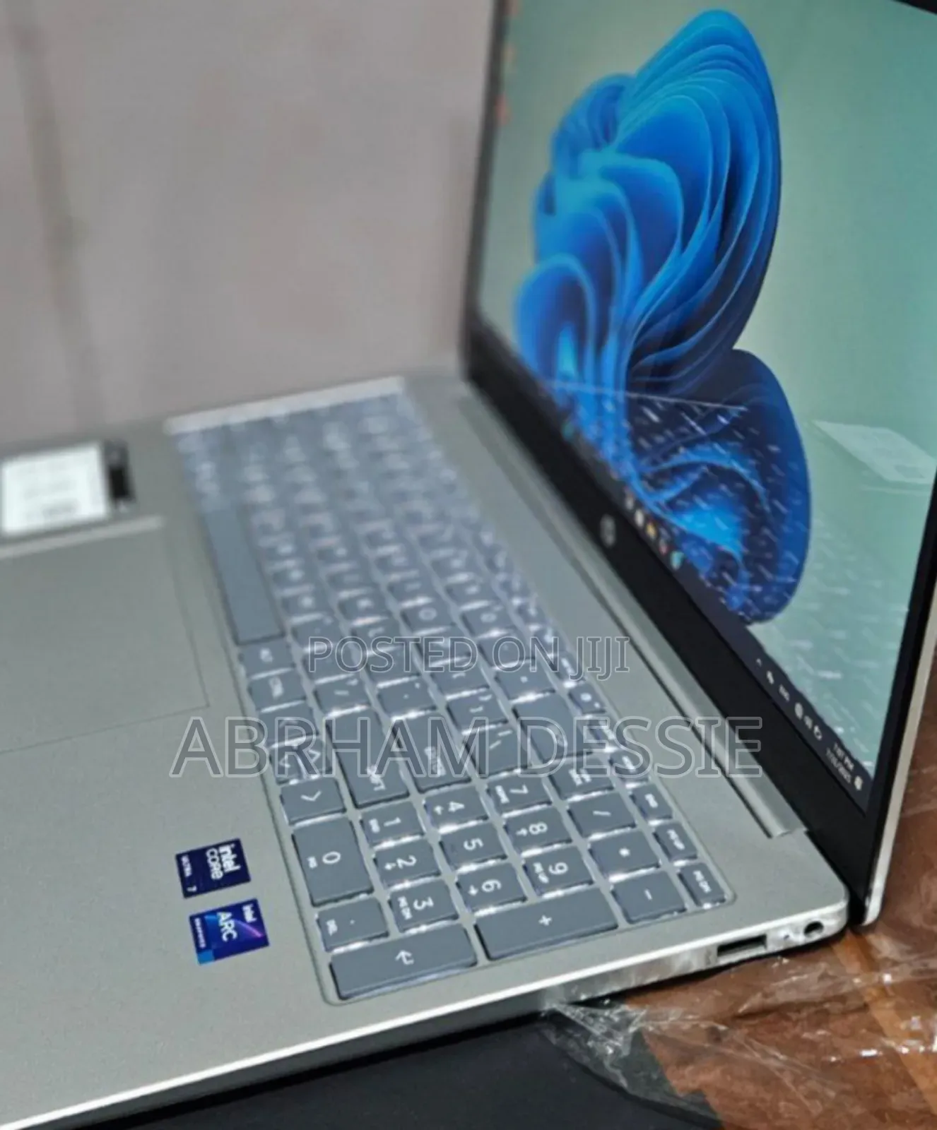 New Laptop HP 16GB Intel Core Ultra 7 SSD 512GB