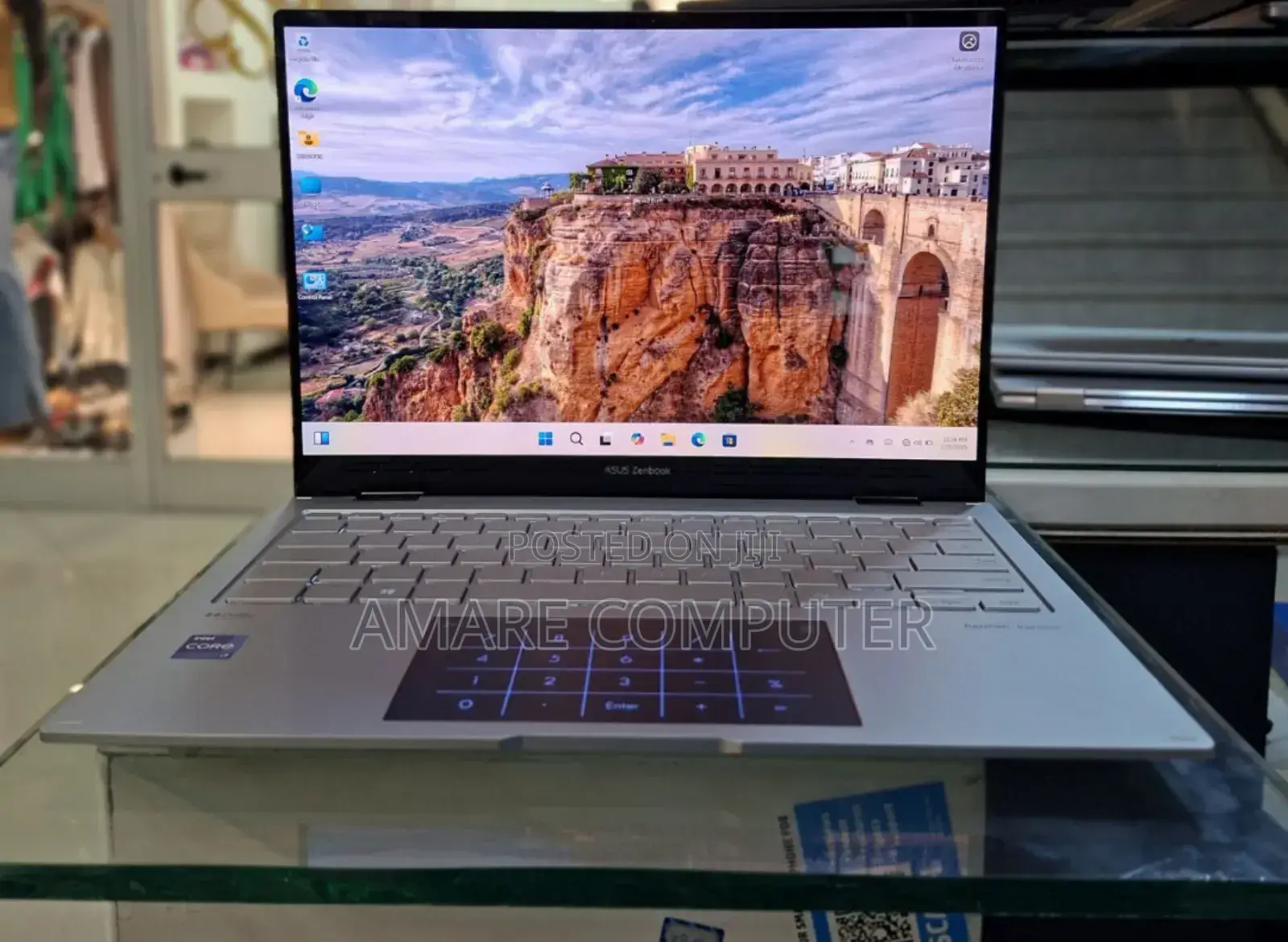 New Laptop Asus 16GB Intel Core I7 SSD 1T