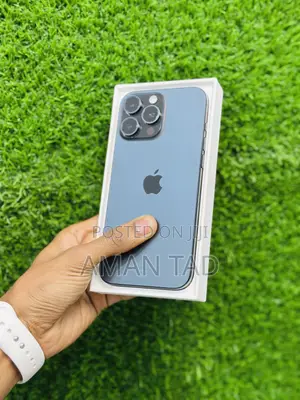 Photo - New Apple iPhone 16 Pro Max 256 GB Black